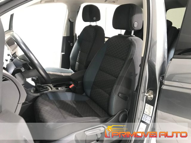 VOLKSWAGEN Touran 1.5 TSI 7posti Immagine 2