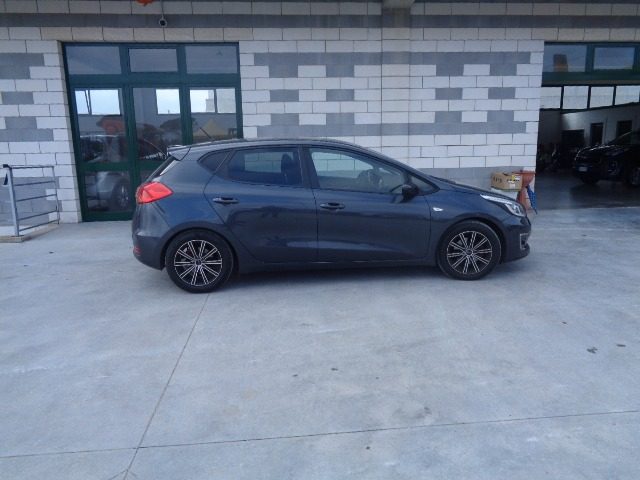 KIA cee'd 1.6 CRDi 110 CV 5 porte Cool Immagine 0