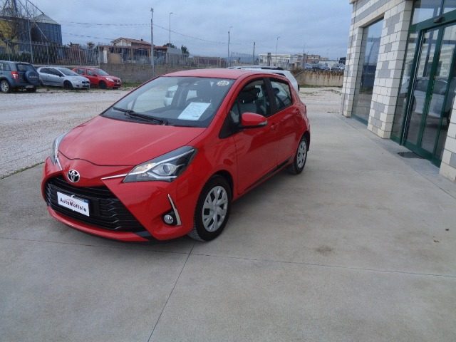 TOYOTA Yaris 1.0 5 porte Active Immagine 2