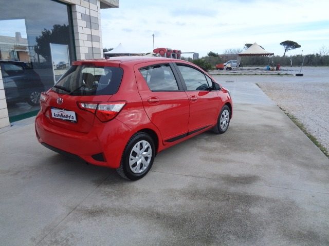 TOYOTA Yaris 1.0 5 porte Active Immagine 4