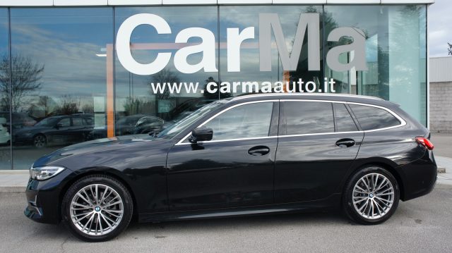 BMW 320 d Touring Luxury Immagine 1