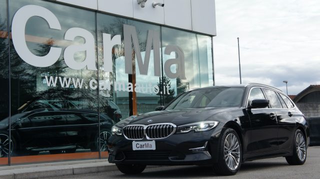 BMW 320 d Touring Luxury Immagine 0