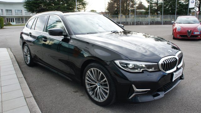 BMW 320 d Touring Luxury Immagine 3