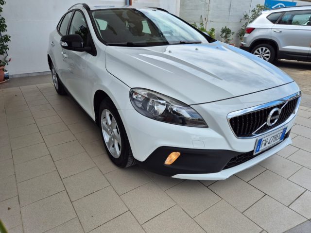 VOLVO V40 Cross Country D2 Geartronic Business Plus Immagine 1