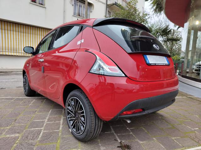 LANCIA Ypsilon 1.0 70cv 5 porte Hybrid ORO Immagine 3