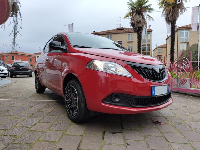 LANCIA Ypsilon 1.0 70cv 5 porte Hybrid ORO Immagine 0