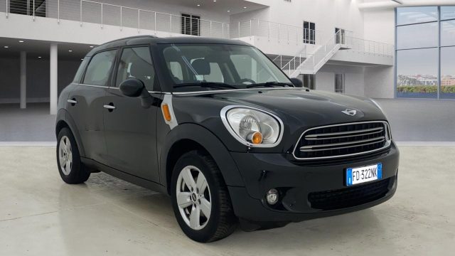 MINI Mini Countryman 2.0 Cooper D Business auto E6 Immagine 1