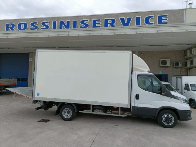 IVECO daily  35C16 3.0 FURGONE BOX CON SPONDA Immagine 3