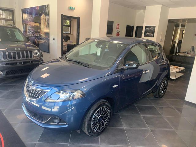 LANCIA Ypsilon 1.0 FireFly 5 porte S&S Hybrid Platino Immagine 1