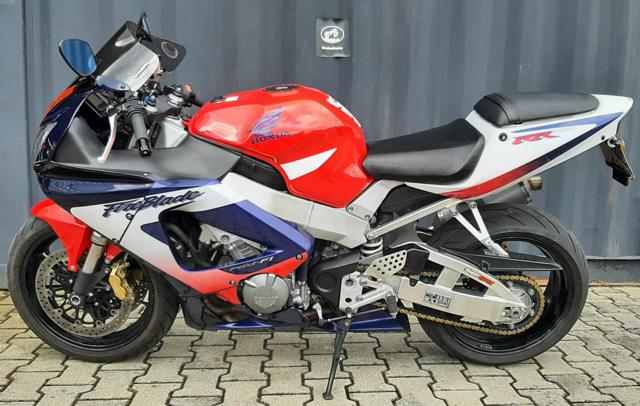 HONDA CBR 900 RR Fireblade 2000 Immagine 1