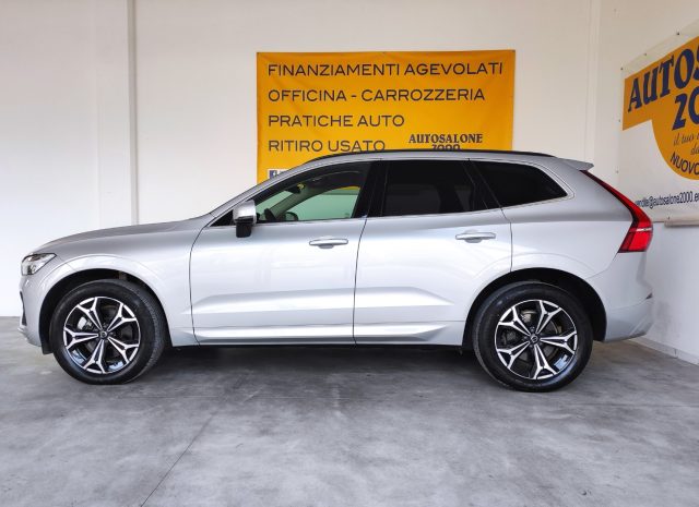 VOLVO XC60 B4 (d) AWD Geartronic Momentum Pro Immagine 2