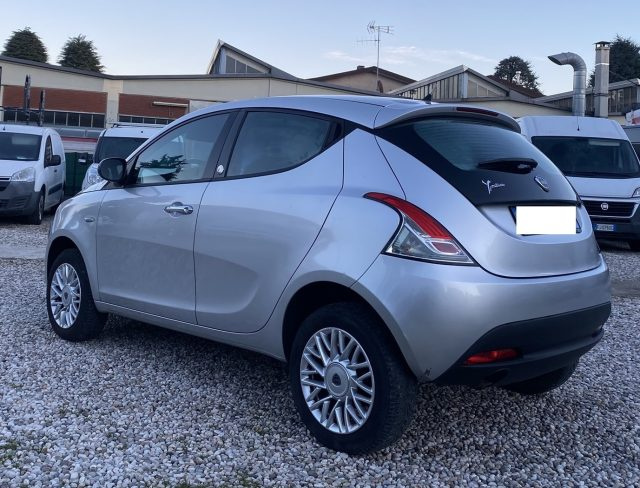 LANCIA Ypsilon 0.9 TwinAir 85 CV 5 porte Metano Ecochic Elefantin Immagine 2