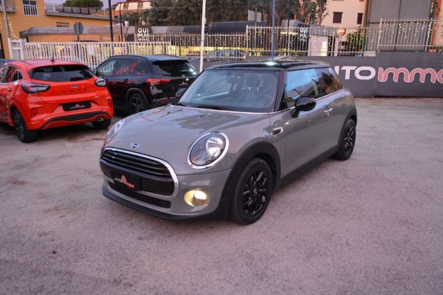 MINI Cooper D 1.5 Cooper D Business Immagine 0