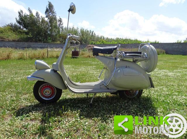 PIAGGIO Vespa 125 faro basso Restaurata (targa oro) Immagine 1