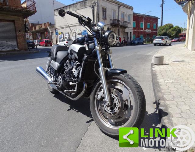 YAMAHA VMAX VMX 1200 Immagine 1