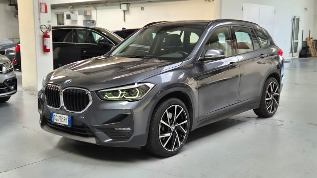 BMW X1 xDrive25e -AUTOM-4X4-CERCHI 19"-LED-HYBRID PLUG IN Immagine 1