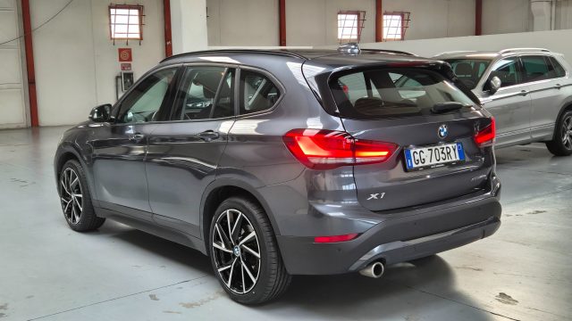 BMW X1 xDrive25e -AUTOM-4X4-CERCHI 19"-LED-HYBRID PLUG IN Immagine 4