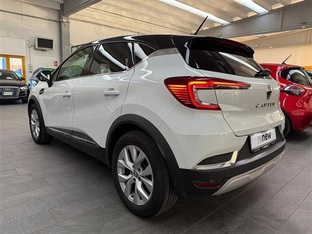 RENAULT Captur 1.6 E Tech hybrid Intens 145cv auto Immagine 2