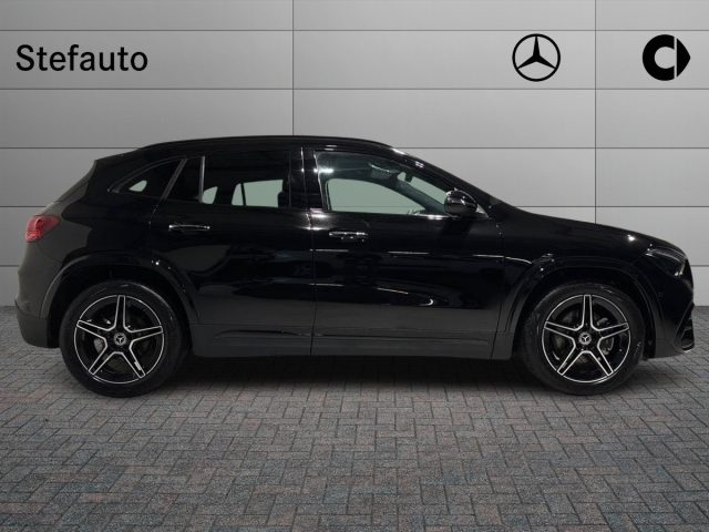 MERCEDES-BENZ GLA 200 d Automatic AMG Line Premium Immagine 1