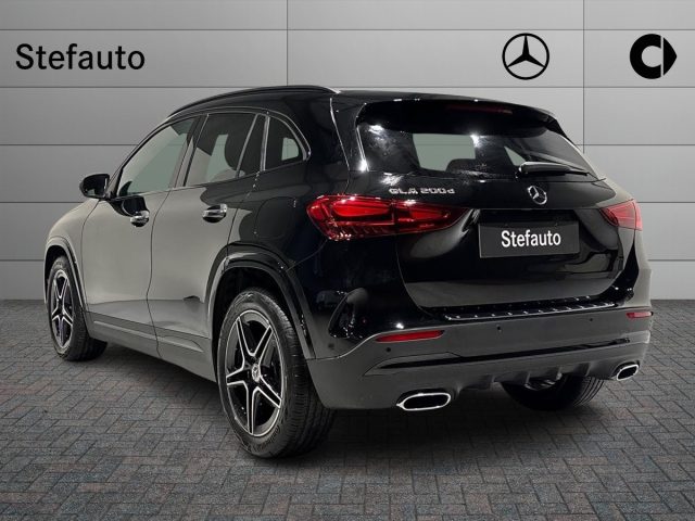 MERCEDES-BENZ GLA 200 d Automatic AMG Line Premium Immagine 4