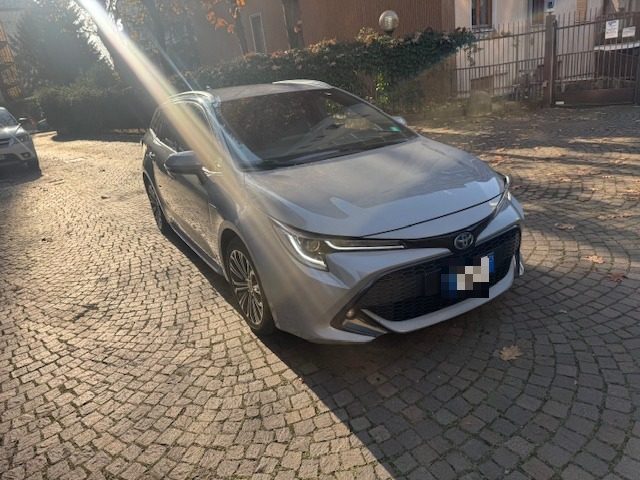 TOYOTA Corolla 1.8 Hybrid Style Immagine 2