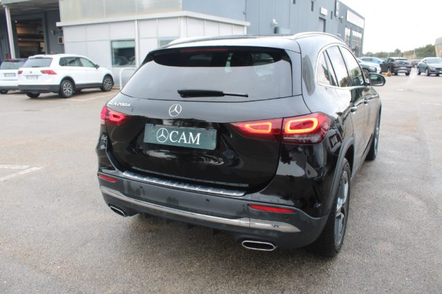 MERCEDES-BENZ GLA 200 d Automatic Premium Immagine 3