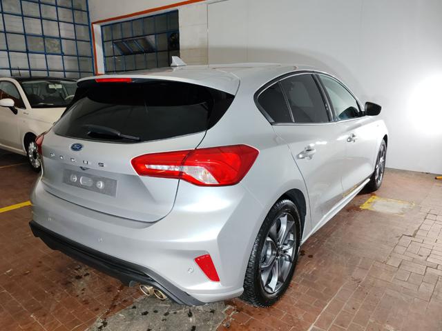 FORD Focus 1.0 EcoBoost Hybrid 125 CV 5p. ST-Line Immagine 3