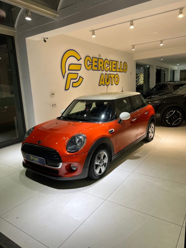 MINI Cooper D 1.5 Cooper D Business tua da ?149,00 mensili Immagine 2