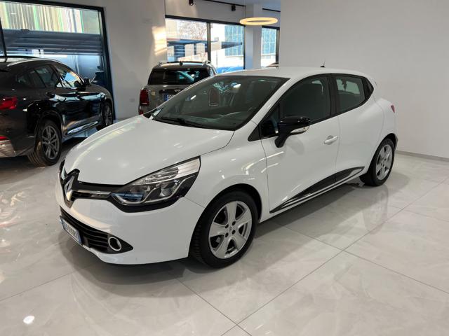 RENAULT Clio 1.2 75CV 5 porte Live Neopatentati Immagine 0