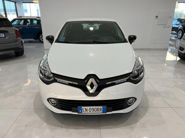 RENAULT Clio 1.2 75CV 5 porte Live Neopatentati Immagine 1