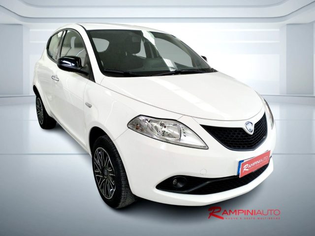 LANCIA Ypsilon 0.9 Metano 85 Cv km 45.000 Ok Neopatentati Immagine 3