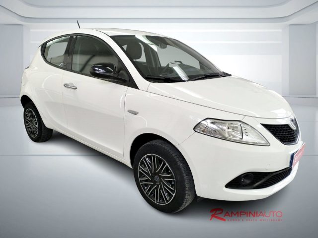 LANCIA Ypsilon 0.9 Metano 85 Cv km 45.000 Ok Neopatentati Immagine 4