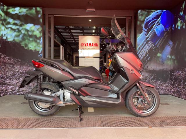 YAMAHA X-Max 250 . Immagine 0