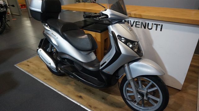 PIAGGIO Beverly 250 . Immagine 1