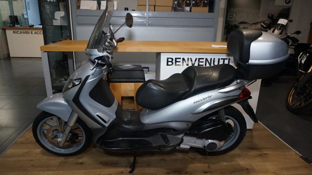 PIAGGIO Beverly 250 . Immagine 3