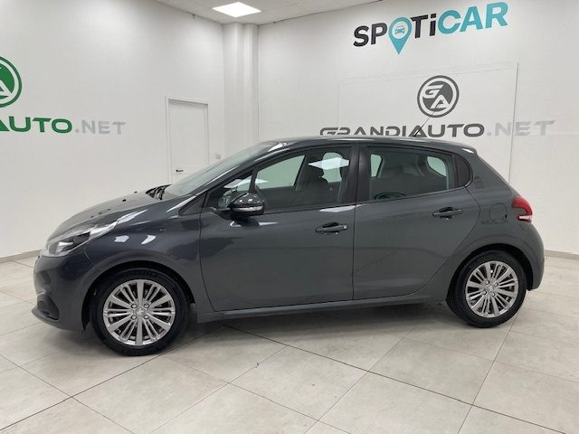 PEUGEOT 208 I 2015 -  5p 1.2 puretech Active 82cv Immagine 1