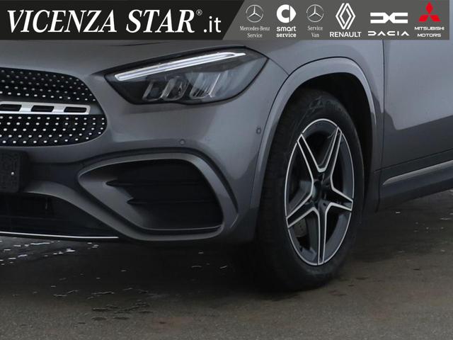 MERCEDES-BENZ GLA 180 MHV PREMIUM AMG Immagine 1