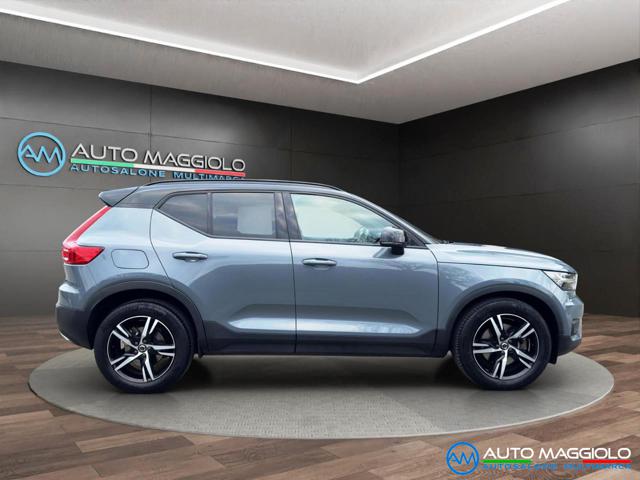 VOLVO XC40 2.0 D3 150CV AWD Geartronic R-design Immagine 3