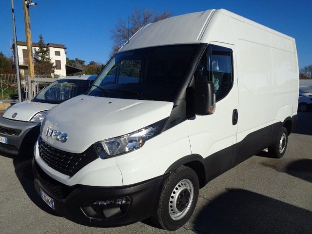 IVECO Daily 33S12V 2.3 HPT PM-TM Furgone Immagine 0