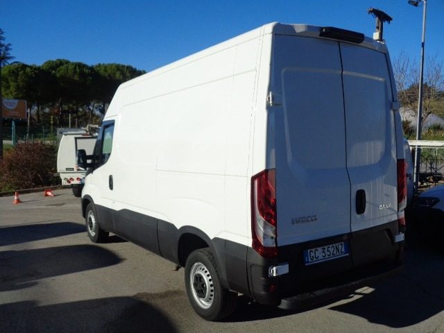 IVECO Daily 33S12V 2.3 HPT PM-TM Furgone Immagine 3