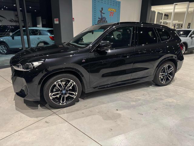 BMW iX1 xDrive 30 Msport Immagine 3