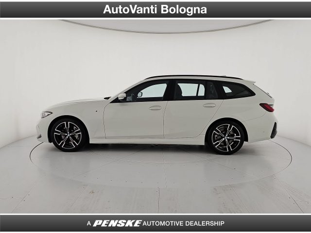 BMW 330 Serie 3 i Touring Immagine 2