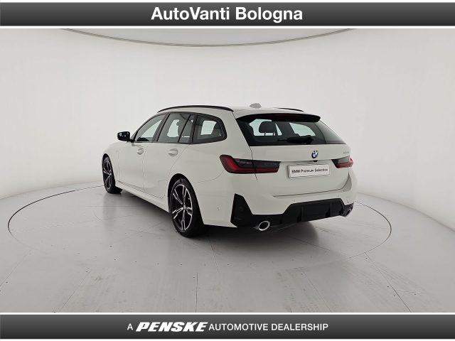 BMW 330 Serie 3 i Touring Immagine 3