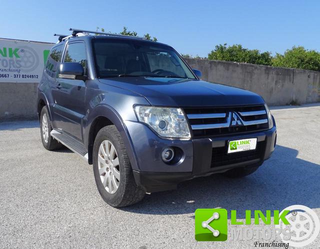 MITSUBISHI Pajero 3.2 DI-D 16V aut. 3p. Instyle DPF Immagine 3