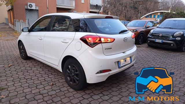 HYUNDAI i20 1.2 84 CV 5 porte Blackline "PROMO" Immagine 1