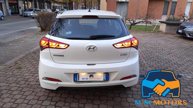 HYUNDAI i20 1.2 84 CV 5 porte Blackline "PROMO" Immagine 2