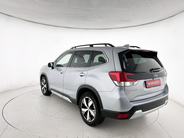 SUBARU Forester 2.0 e-Boxer MHEV CVT Lineartronic 4dventure Immagine 4