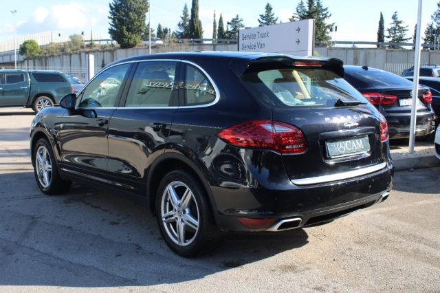 PORSCHE Cayenne 3.0 Diesel Immagine 2