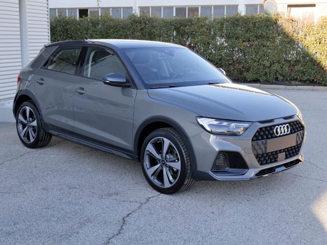 AUDI A1 Allstreet 1.0 Tfsi 110cv S-tr. Identity Contrast Immagine 3