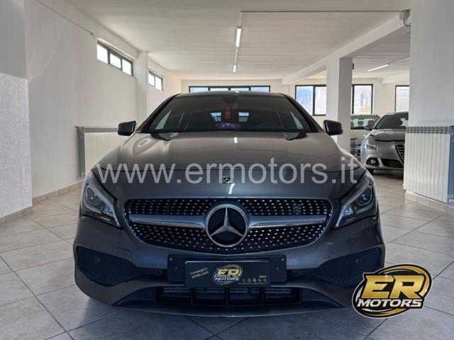 MERCEDES-BENZ CLA 200 d Shooting Brake Premium Auto AMG LED Luci Amb. Immagine 1